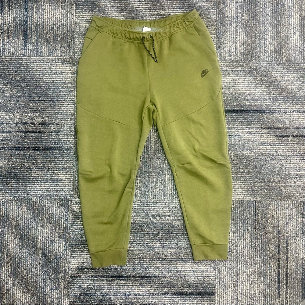 Nike Tech Fleece Joggers (XXL) worn once